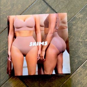 SKIMS Sculpting mid-waist brief